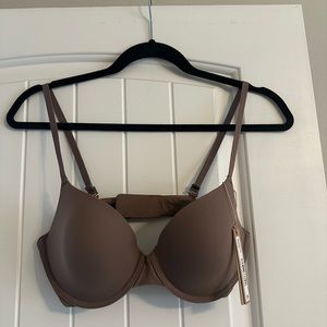 SKIMS 34C bras
